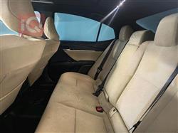 تۆیۆتا کامری